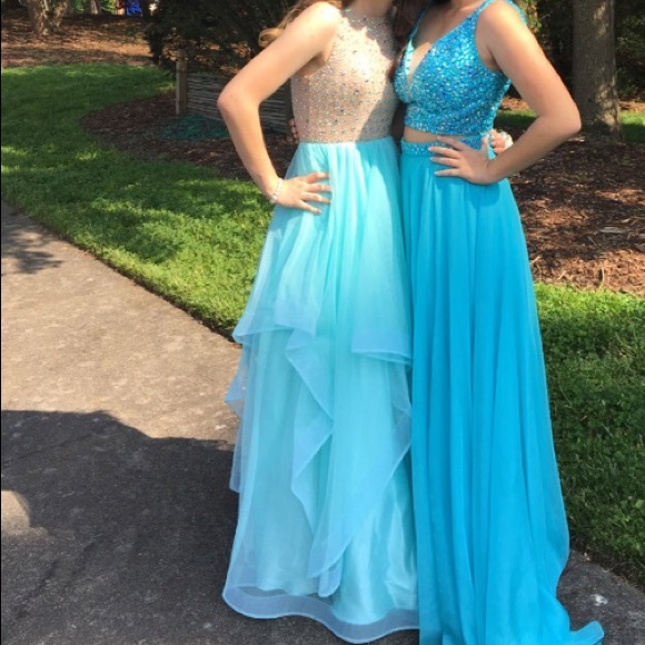 BEAUTIFUL prom dress - Picture 8 of 8